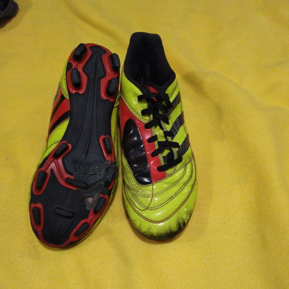 Soccer cleats